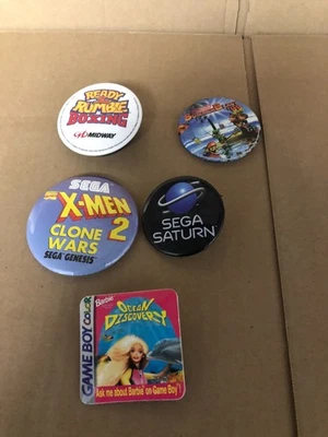 VINTAGE LOT OF 5 VIDEO GAME PROMOTIONAL BUTTONS SEGA SATURN, SUMMER BLAST 99 - Image 1 of 4
