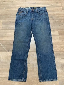 Pantalones de mezclilla Ariat M5 rectos ajustados para hombre 33X32 Western bordados puntada azul bigotes - Imagen 1 de 9