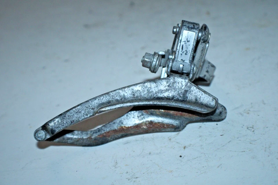 Desviador MTB triple delantero vintage 28,6 mm abrazadera superior-tirón plateado ¡Envío a EE. UU.! Foto 1 de 4