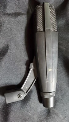 Sennheiser MD 421 II Dynamic Cardioid Microphone - Black - Image 1 of 4