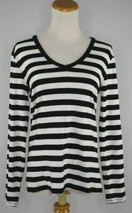 The Gap black and white knit V neck ladies top (L) - Picture 1 of 7