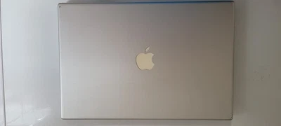 Apple MacBook Pro A1211 15.4" w/ Core 2 Duo 2.33GHz CPU 768mb Ram - Image 1 of 4