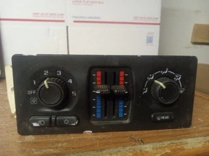 ✅03 - 09 Envoy Trailblazer Rainer Bravada AC Climate Control Switch 15076095 OEM - Picture 1 of 5