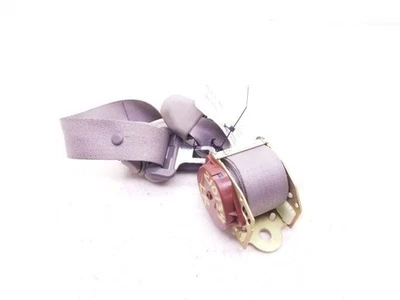 Toyota Sequoia 2003 montaje del cinturón de seguridad trasero lado del conductor  Foto 1 de 4