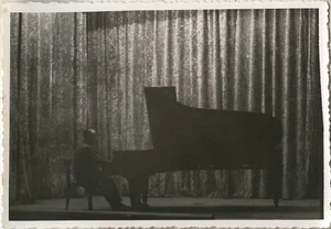 ALTES FOTO - VINTAGE SNAPSHOT - MUSIK KLAVIER KONZERT SHOW - MUSIC - Bild 1 von 1