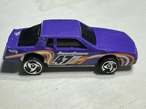 Pegatina Chevy 1988 púrpura Hot Wheels NASCAR Smash Champs 47 - Imagen 1 de 5