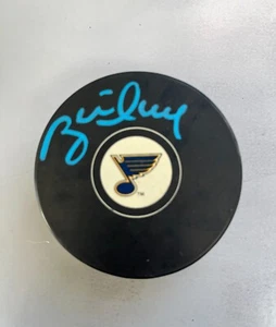 Brett Hull (St Louis Blues/Hall of Fame) signed NHL Logo puck-JSA - Picture 1 of 2