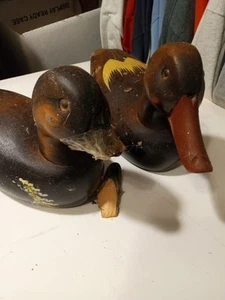 VINTAGE PAIR OF WOOD ORNAMENTAL DECOYS - Picture 1 of 11