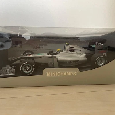 Modellino auto MINICHAMPS 1/18 Mercedes GP Nico Rosberg 2010 da collezione - Immagine 1 di 4