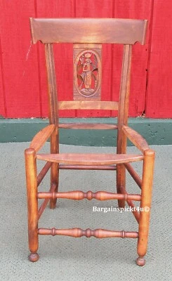 Antigua silla de madera tallada HECHA EN FRANCIA elegante con detalles laterales Foto 1 de 4