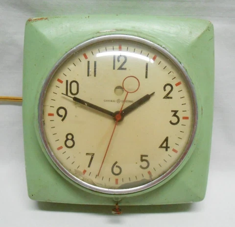 Vintage General Electric Mid Century Kitchen Wall Clock Model 2H20 Cover