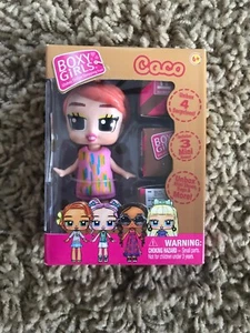 Muñeca figura de acción Boxy Girls - Coco con accesorios | Totalmente nueva - Imagen 1 de 2