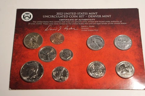 2022 D US Denver Mint Set 10 Coins Uncirculated (INV G) Cover