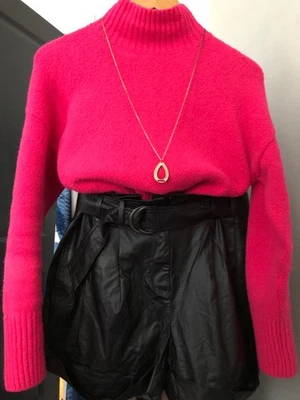 Pantalones cortos de imitación de cuero negros nuevos con etiquetas talla 4 Foto 1 de 4