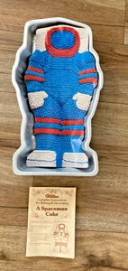 Wilton Vintage Astronaut Outer Space Man Cake Pan NEW NOS 502-2098 - Imagen 1 de 3