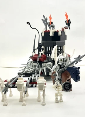 LEGO Castle: Skeletons' Prison Carriage (7092) - Image 1 of 4