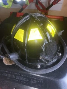 CAIRNS 1010 Fire Helmet With Eye Shield - Picture 1 of 9