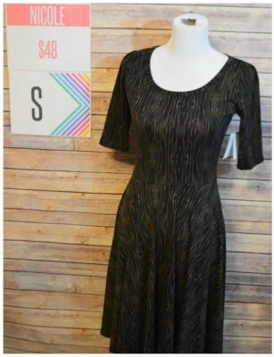 Vestido LuLaRoe Nuevo con Etiquetas Nicole Talla SM Marrón Estampado Animal en Negro Foto 1 de 4