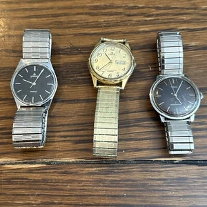 Lot Of 3 VINTAGE Watches LORUS & TIMEX (Untested) - Picture 1 of 9