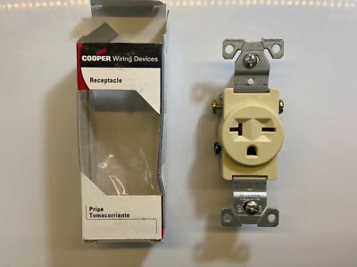 Toma de corriente (única) marfil 20 amperios 250 voltios 3 cables grado de especificación Cooper 1876V Foto 1 de 4