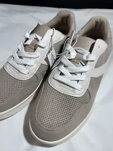 Size 9 1/2 Old Navy Classic Lace Up Sneaker Brown Mesh Comfort NWT - Picture 1 of 7
