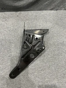 2014-2019 Harley Davidson Electra Glide Limited BATWING LEFT MOUNT BRACKET - Picture 1 of 4
