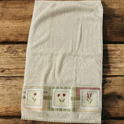 Toalla de mano Croscill Chapel Hill Vanessa floral retazos guinga primavera verano Foto 1 de 3