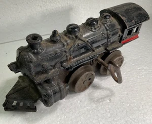 ANTIQUE VINTAGE CAST IRON LOCOMOTIVE TRAIN ENGINE WINDUP WIND UPTOY - Picture 1 of 7