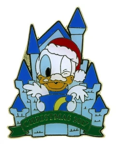 2017 Disney Tokyo Castle Present Christmas Donald Pin Rare - Picture 1 of 1