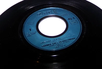 Frankie Goes To Hollywood – Two Tribes- 1984 ZTT 880014- 7 45 Single Record — 第 1/2 张图片