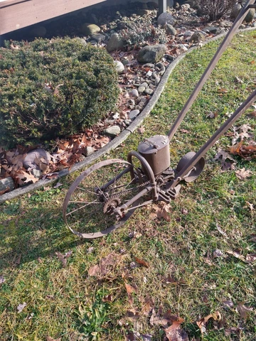 Iron Age Standard Vintage PLANTER Hill and Drill SEEDER, with Original Handles Cover