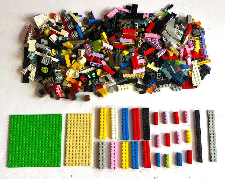 Lot of 5 Lego Packages Includes Base Plates Bricks and Lots of Pieces & Parts - Image 1 of 4