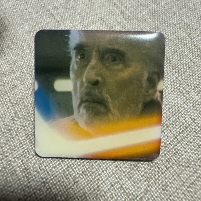 Prendedor exclusivo de Disney Star Wars Episodio III Conde Dooku Japón Foto 1 de 4