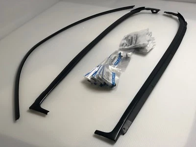 KIT DE MOLDURA DE TIRA DE CLIMA SELLO DE VIDRIO VENTANA DELANTERA GENUINA MAZDA OEM PARA 86-91 RX7 Foto 1 de 4