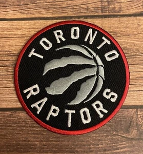 "Parche de máscara de hierro de 3"" de los Toronto Raptors" - Imagen 1 de 1