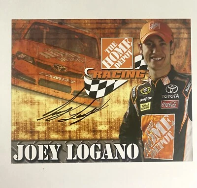Joey Logano 2X CAMPEÓN DE NASCAR autografiado 2011 foto de héroe JGR #20 Home Depot Foto 1 de 2