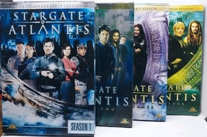 Stargate Atlantis Season 1, 2, 3, 4 (DVD 20 Disc Set) - Foto 1 di 9