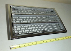 NOS 1978 Oldsmobile Delta 88 and Custom Cruiser station wagon RH Grille 78 Olds - Foto 1 di 23