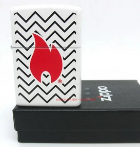 Accendino Zippo Flame with Lines bianco opaco linee fiamma NUOVO IMBALLO ORIGINALE stN - Foto 1 di 3