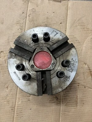 Portabrocas eléctrico de torno CNC Kitagawa 8" 3 mordazas B-208 2E0616 Foto 1 de 4