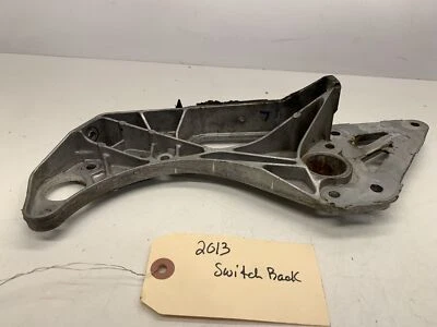 Conjunto de soporte inferior izquierdo - Polaris Switchback 800 2013 Foto 1 de 4