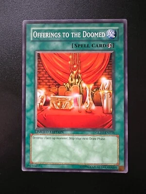 Offerings to the Doomed GLD1-EN034 Common Gold Series 1 Near Mint Yugioh - Image 1 of 2