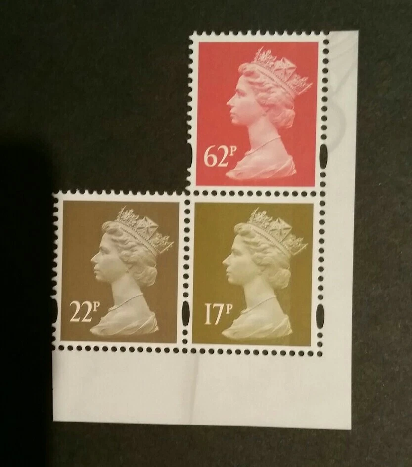 2009  17p 22p 62p ex DX46 Treasures Archive booklet MNH SG Y1770 Y1774 Y1786 - Image 1 of 1