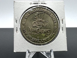VINTAGE HILTON QUEEN OF NEW ORLEANS RIVERBOAT CASINO $1 TOKEN  - L409 - Picture 1 of 3
