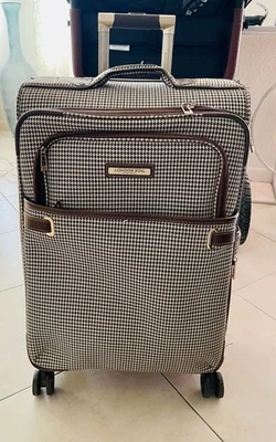 London Fog 牛津 III 可扩展万向轮,橄榄色,25 英寸 — 第 1/2 张图片