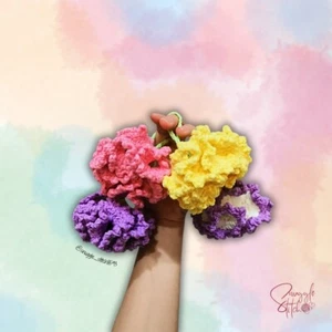 PRESALE HANDMADE CARNATION KEYCHAIN - Picture 1 of 5