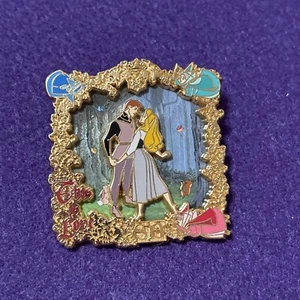 Disney 2004 This Is Love LE 500 Dornröschen Pin - Bild 1 von 2
