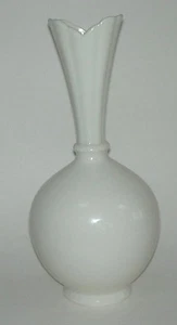 LENOX China USA Giftware Collection Vintage Porcelain Fluted ONION NECK Bud VASE - Picture 1 of 5