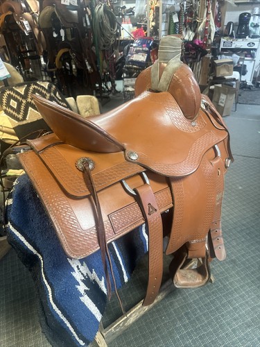 King Series roping saddle 16” seat
