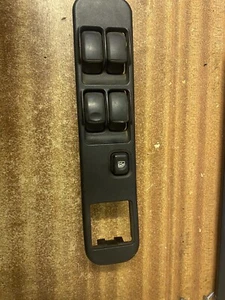 Interruttore finestra porta conducente Mitsubishi L200 K74 - Foto 1 di 5